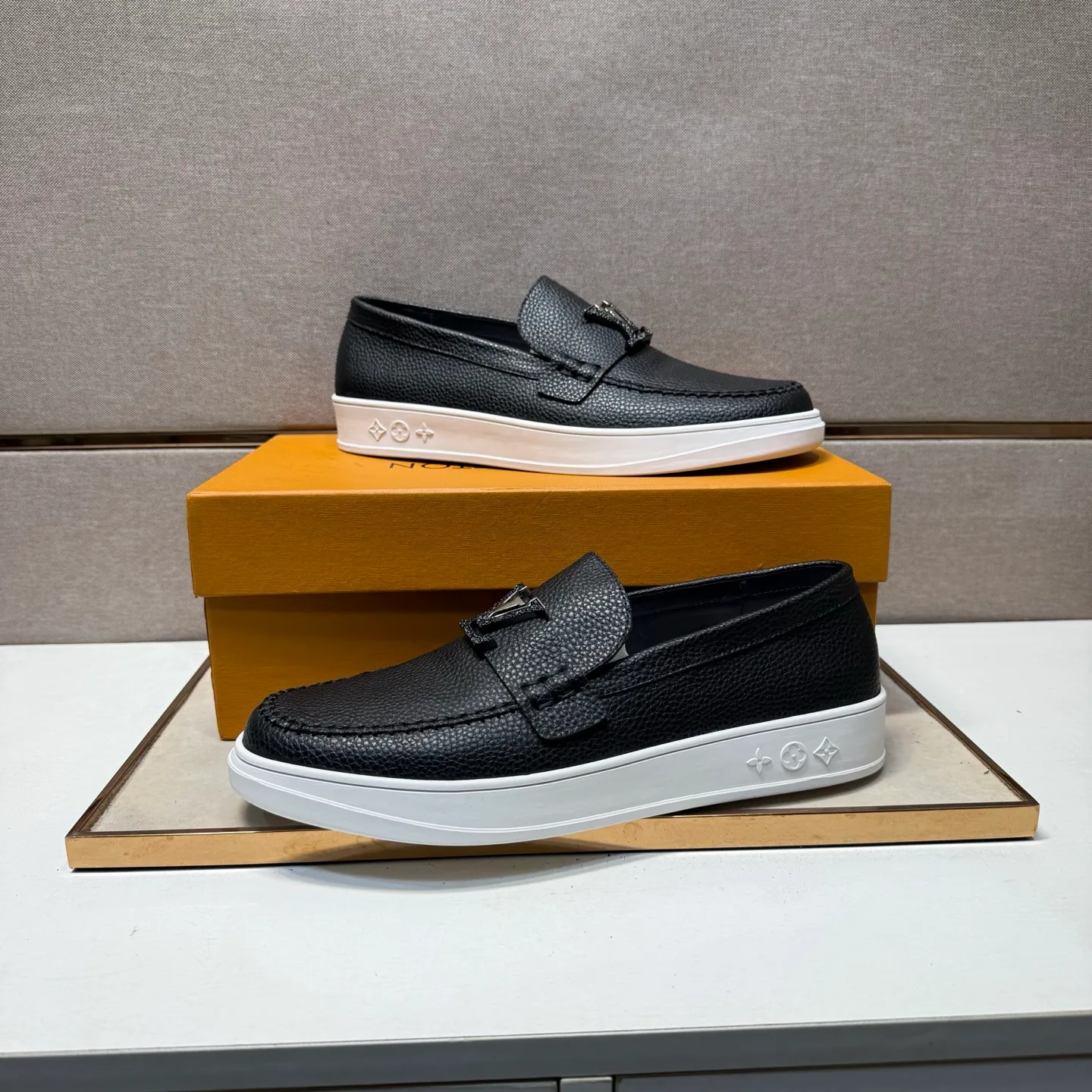 Men's men's shoes 💰pp442【LV～】men's casual shoes 2025z cabinet sales simultaneously 🔶Size: 38-44#️⃣ 🔷3 colors🔜The upper is made of multi-material splicing ➕Genuine leather lining, comfortable and breathable, sole: original comfortable and wear-resistant outsole, ⚠️real thing📱photographed🎬real thing is better📢📢📢